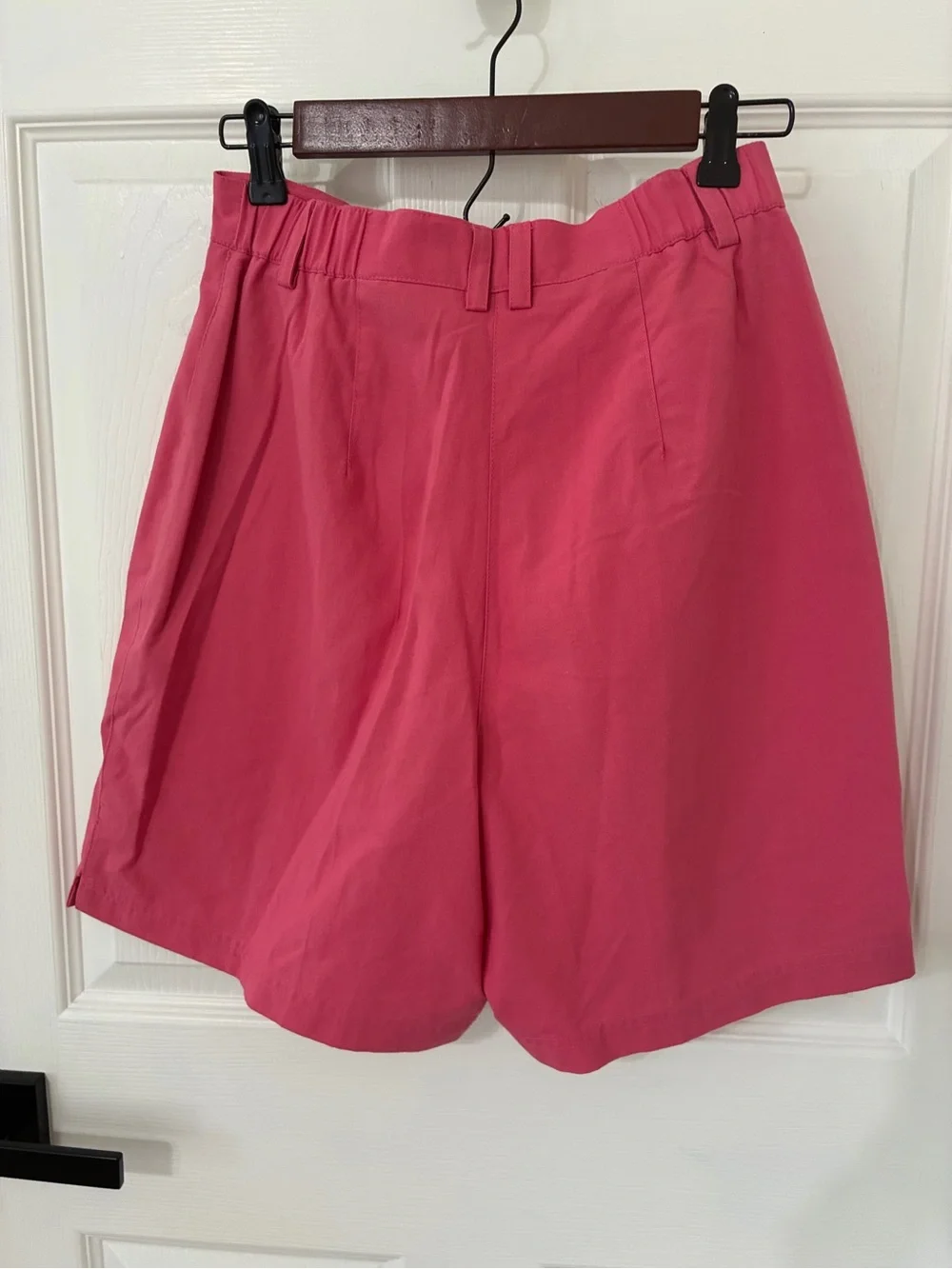 Karen Scott pink high waisted pleated Bermuda shorts, summer, 90s, preppy